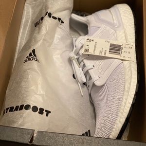 Adidas Ultraboost 20 sz 9